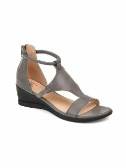 Best reviews of 😍 Journee Collection Trayle 👩 Womens Faux Leather Strappy Wedge 🩴 Sandals ✔️